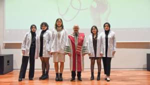 Düzce Üniversitesi Tıp Fakültesi Öğrencilerinin Beyaz Önlük Giyme Onuru