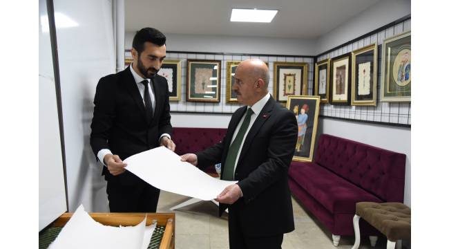 Düzce Üniversitesi Geleneksel El Yapımı Kağıt Atölyesi’nde Mukavemeti Yüksek Kağıtlar Üretiliyor