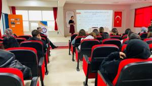 Düzce Atatürk Devlet Hastanemiz, İbn-i Sina Mesleki ve Teknik Anadolu Lisesi tarafından düzenlenen ‘‘Sağlık Hakkı’ Seminerine” katkı verdi.