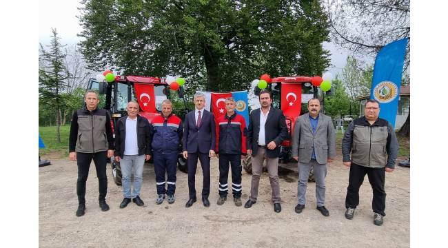 Akçakoca’da ORKÖY kredisiyle alınan traktörler törenle hak sahiplerine teslim edildi.
