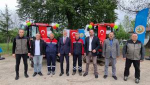 Akçakoca’da ORKÖY kredisiyle alınan traktörler törenle hak sahiplerine teslim edildi.
