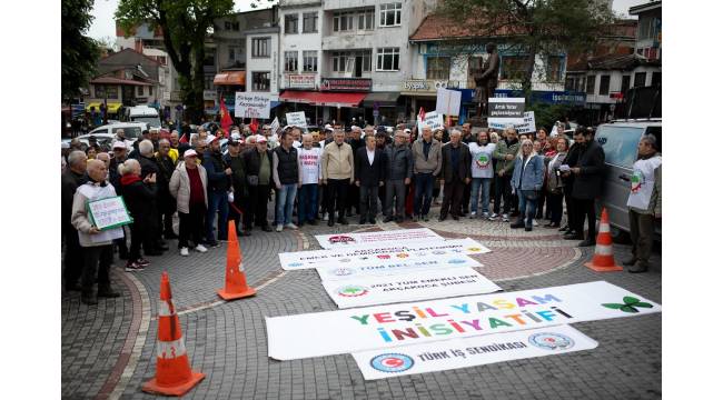 BELEDİYE BAŞKANI ALBAYRAK, 1 MAYIS’TA İŞÇİLERLE YÜRÜDÜ