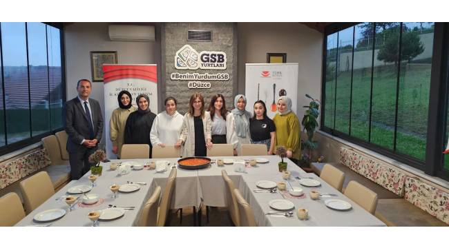  Düzce Gençlik ve Spor İl Müdürlüğüne bağlı Mahpeyker Sultan Kız Öğrenci Yurdu'nda kalan öğrencilerimizle workshop etkinliği düzenlendi.