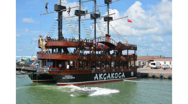Akçakoca Belediyesi Katamaranı Sattı: Yerine Daha Küçük Gezi Teknesi Alınacak
