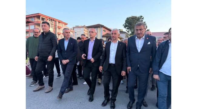 Akçakoca’da 19 Mayıs Coşkusu: Fener Alayı ve Kortej Yürüyüşüyle Bağımsızlık Ruhu Yeniden Canlandı