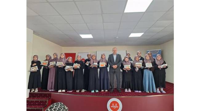 Akçakoca’da Kitap Okuma Programı Ödül Töreniyle Sona Erdi