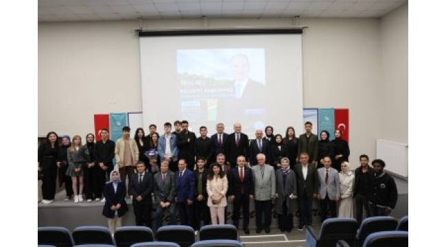 Düzce Belediye Başkanı Dr. Faruk Özlü, Akçakoca Bey Siyasal Bilgiler Fakültemizde Öğrencilerimizle Bir Araya Geldi