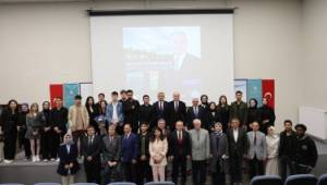 Düzce Belediye Başkanı Dr. Faruk Özlü, Akçakoca Bey Siyasal Bilgiler Fakültemizde Öğrencilerimizle Bir Araya Geldi