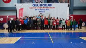 Düzce, Küçük Pehlivanlara Ev Sahipliği Yaptı