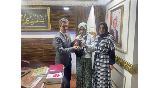Düzce'li Öğrenci, Harçlıklarını Gazzeli Kardeşlerine Bağışladı