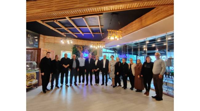 PARLAYAN KENT AKÇAKOCA SOSYAL YARDIMLAŞMA VE EĞİTİM DERNEĞİ AİLELERİ KAHVALTI' DA BULUŞTU 