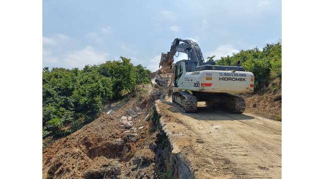 Ahmet Dağı Yolu'nda Heyelan Müdahalesi Başladı