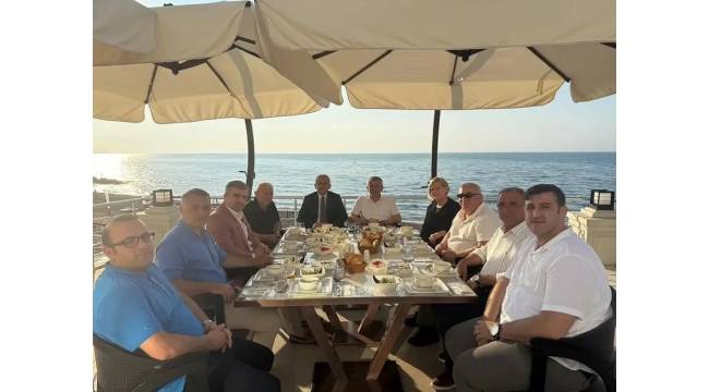 Akçakoca’da Turizmin Geleceği Masaya Yatırıldı: Başkan Fikret Albayrak’tan Ortak Akıl Vurgusu