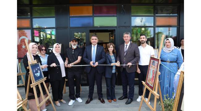 Düzce’de Minyatür Sanatına İlk Adım: Vali Aslan’dan Sergiye Ziyaret