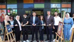 Düzce’de Minyatür Sanatına İlk Adım: Vali Aslan’dan Sergiye Ziyaret