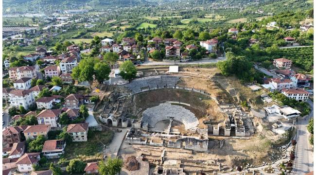 Düzce'nin Saklı Hazinesi: Prusias ad Hypium Antik Tiyatrosu Geçmişe Işık Tutuyor