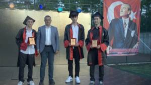 Fedai Karabıyık Mesleki ve Teknik Anadolu Lisesi 2025 Mezuniyet Töreni Gururla Gerçekleşti