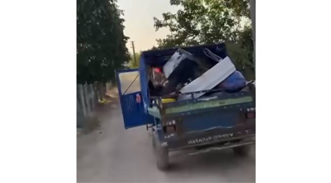 AKÇAKOCA'DA HURDA YAKAN VATANDAŞ TEPKİ ÇEKTİ: GÖRÜNTÜLER SOSYAL MEDYADA PAYLAŞILDI