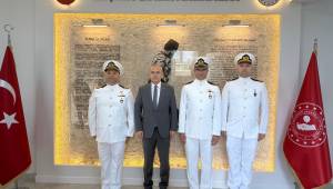Denizcilik ve Kabotaj Bayramı'nda TCG Rüzgar Akçakoca'daydı