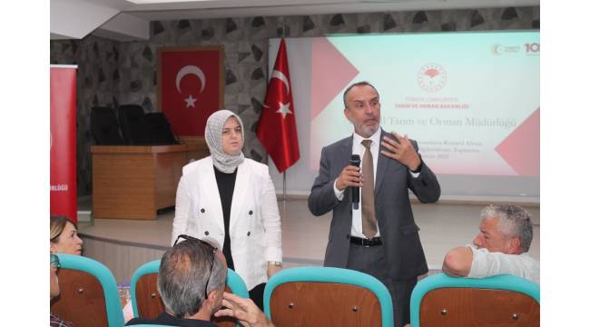 Düzce'de Muhtarlara Kedi-Köpek Kayıt Sistemi Hakkında Bilgilendirme Toplantısı