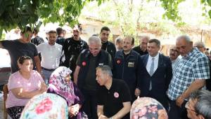 İçişleri Bakanı Ali Yerlikaya, İzmir’deki Orman Yangınlarını Ziyaret Etti