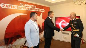 30 Ağustos Zafer Bayramı Kutlamaları: Vali Selçuk Aslan, Tebrikleri Kabul Etti