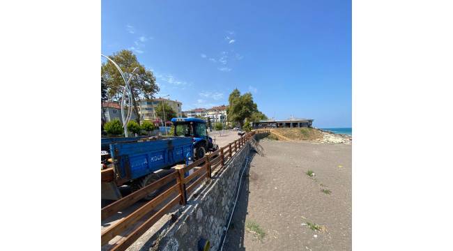 Akçakoca Sahillerinde Güvenlik ve Estetik Bir Arada: Ahşap Korkuluklar Yenileniyor