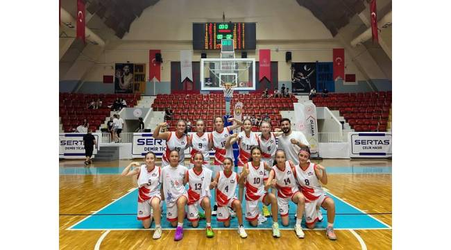 Basketbolda Türkiye Üçüncülüğü Gururu