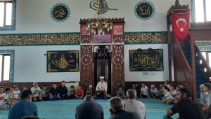 Düzce Akşemsettin Camii'nde yaz kursu coşkusu ve ödül töreni