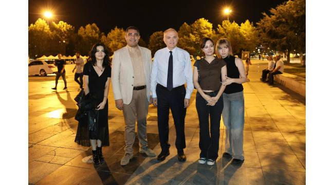Düzce'de Anıtpark Meydanı'nda Samimi Buluşma
