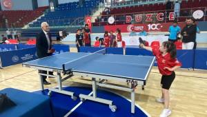 Düzce'de Zafer Bayramı Masa Tenisi Müsabakaları Başladı
