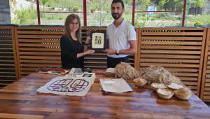 Düzce İl Kültür ve Turizm Müdürü Esra Alemdaroğlu’ndan Sanatçı Yusuf Parlak’a Ziyaret