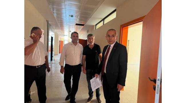 Kaymakam Deniz Pişkin, Nezahat Özdemir İmam Hatip Ortaokulu İnşaatını Yerinde İnceledi