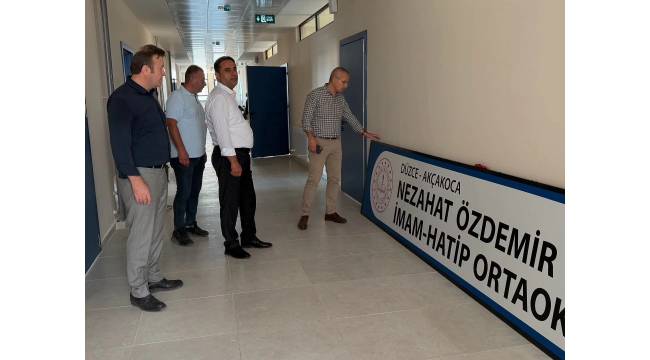 Nezahat Özdemir İmam Hatip Ortaokulu Yeni Eğitim-Öğretim Yılına Hazır Hale Getiriliyor