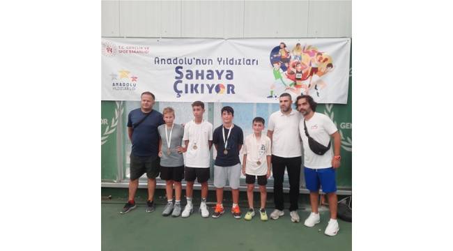 Teniste Büyük Başarı: Sporcularımızdan 10 Altın Madalya!