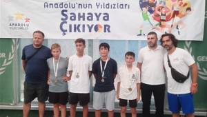 Teniste Büyük Başarı: Sporcularımızdan 10 Altın Madalya!