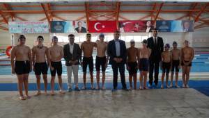 Vali Aslan, Yaz Spor Okulları’nda Gençlerle Bir Araya Geldi