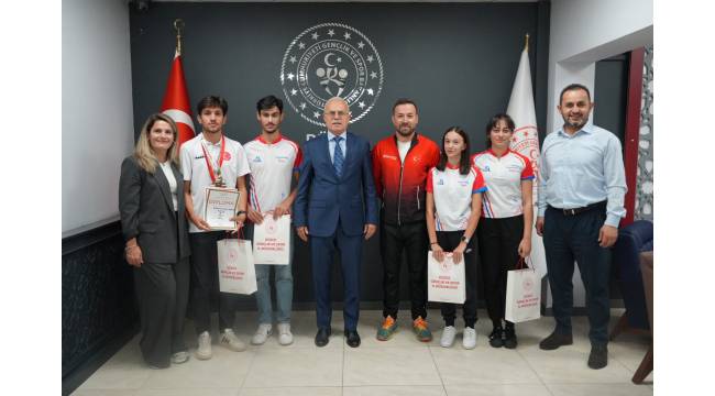 Başarılı Oryantiring Sporcularından İl Müdürü'ne Ziyaret