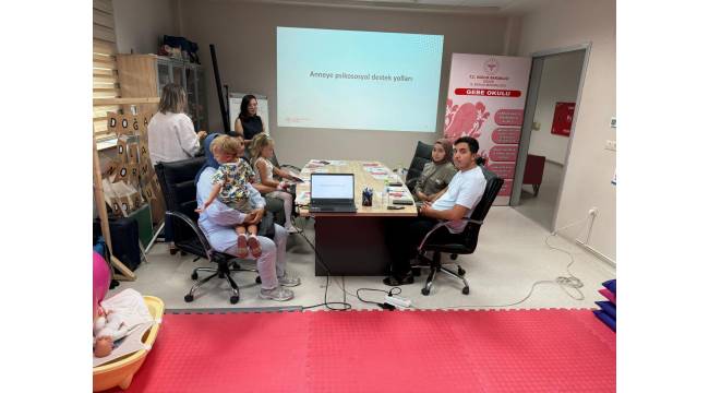 İLİMİZDE ANNE-BABA ADAYLARI İLE SAĞLIK PROFESYONELLERİNİ BULUŞTURAN BEBEK AKADEMİSİ EĞİTİMLERİ BAŞLADI