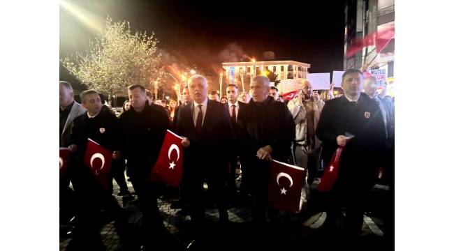 Akçakoca’da 29 Ekim Cumhuriyet Bayramı Coşkusu: Fener Alayı’na Yoğun Katılım