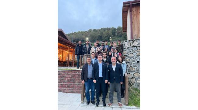 Çilimli Millet Bahçesi'nde Gençlerle Anlamlı Söyleşi Programı