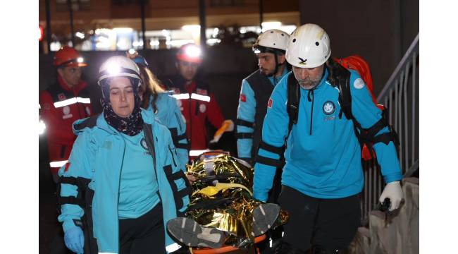 Düzce Fen Lisesi Pansiyonunda Deprem ve Yangın Tatbikatı Gerçekleştirildi