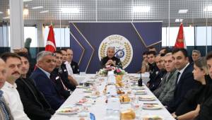 Düzce İl Emniyet Müdürü İbrahim Ergüder, Polis Merkezi Personeliyle Kahvaltıda Bir Araya Geldi