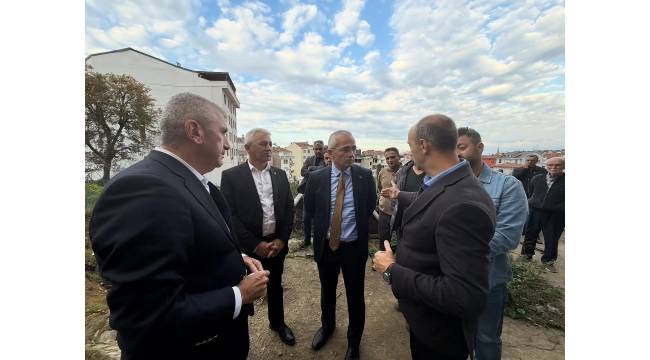 Kaymakam, Belediye Başkanı ve AK Parti İlçe Başkanı, Osmaniye Mahallesi’nde Vatandaşları Dinledi