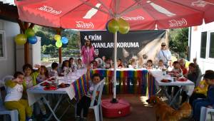 Minik Kalplerden Büyük Sevgi