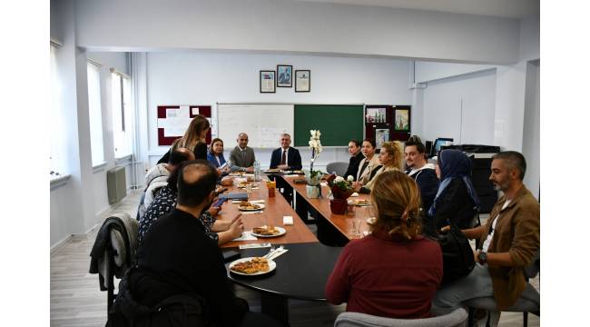 Başkan Fikret Albayrak’tan Akçakoca Sosyal Bilimler Lisesi’ne Ziyaret