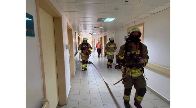 Düzce Atatürk Devlet Hastanesi’nde Gerçekçi Yangın Tatbikatı Gerçekleştirildi