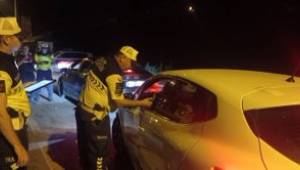 Düzce’de Jandarmadan Uyuşturucu ve Kaçakçılık Operasyonu: 3 Şüpheli Gözaltında