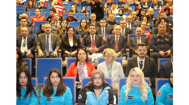 “Düzce’den Türkiye’ye: Afetlerde Gönüllülük ve Liderlik Sempozyumu” Gerçekleştirildi