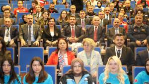 “Düzce’den Türkiye’ye: Afetlerde Gönüllülük ve Liderlik Sempozyumu” Gerçekleştirildi